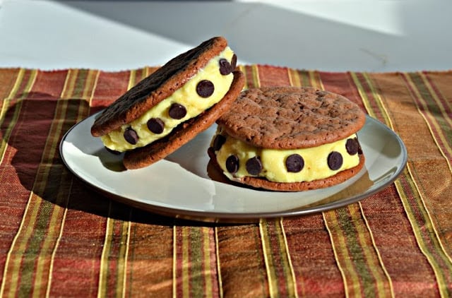 Banana Ice Cream Sandwiches with Chocolate Hazelnut Cookies www.hezzi-dsbooksandcooks.com