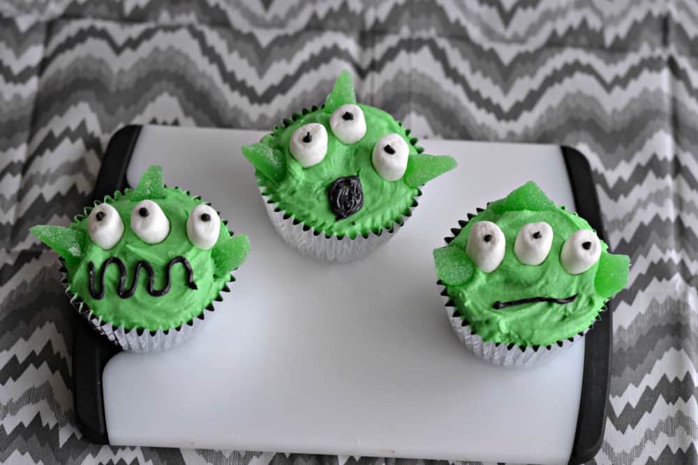 Easy Alien Cupcakes from Hezzi-D's Books and Cooks