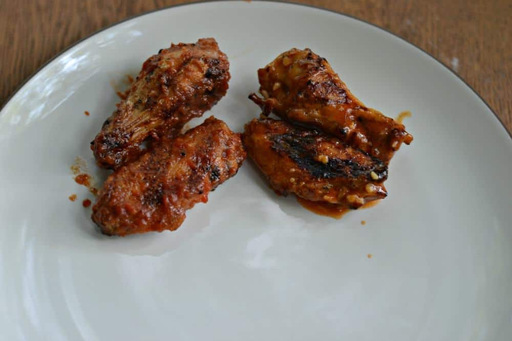 Grilled Chicken Wings in hot sauce or BBQ sauce
