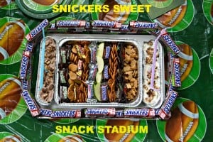 SNICKERS sweet snack stadium with SNICKERS dip | Hezzi-D's Books and Cooks