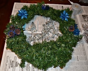 Create your own Christmas Wreath!