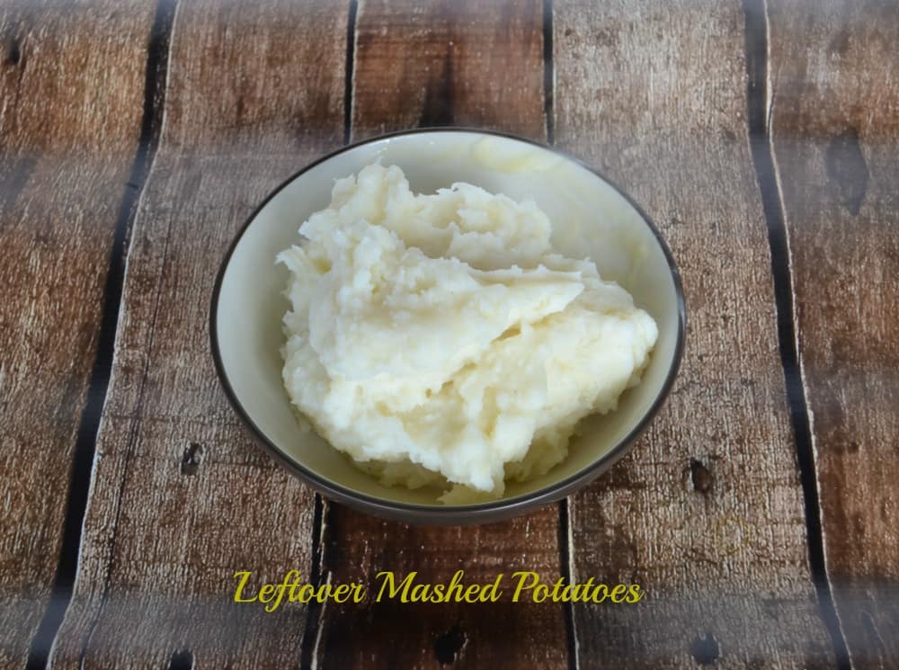 Lemon cake made with leftover mashed potatoes!