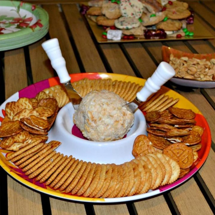 Jalapeno Bacon Cheddar Cheese Ball: Hezzi-D's Books and Cooks