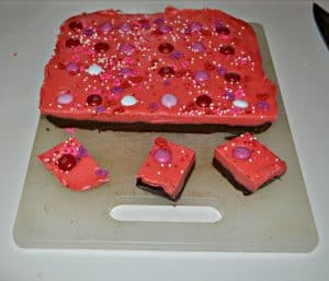 Double Layer Valentine's Day Fudge looks like it took a lot of time to make, but it's super easy to make!