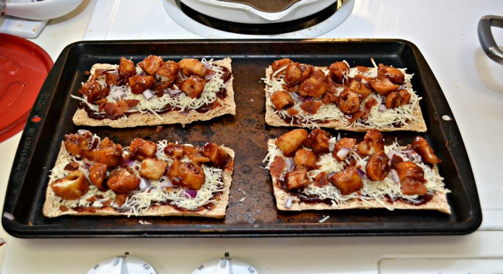 BBQ Chicken Pizz Flatbreads are easy to make and delicious!