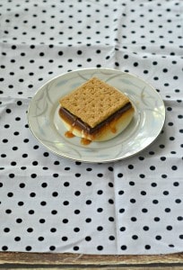 Salted Caramel S'mores with just 5 ingredients and can be made in under 10 minutes!