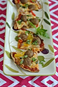 Try a tasty Meatball Flatbread Pizza for snack tonight!