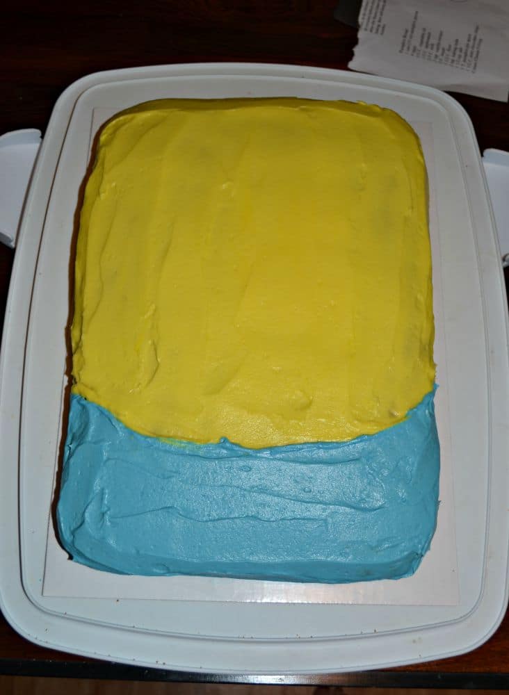 Decorating an east to make Minion Cake!