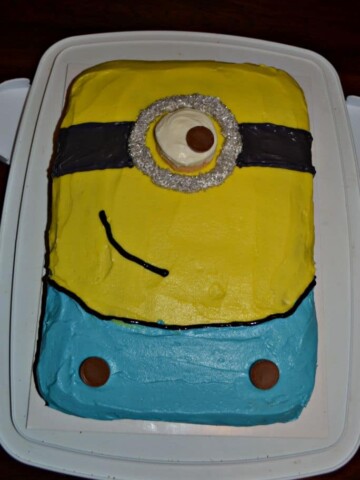 Kids and adults will love this adorable Minion Cake