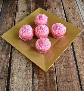 Love how bright and fun these Pink Champagne Cupcakes are!