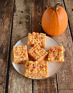 These Candy Corn Krispies Treats are perfect for fall!