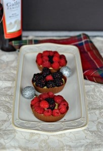 Having a dinner party? Serve these fun Chocolate Cups with Cinnamon Pastry Cream and Berries