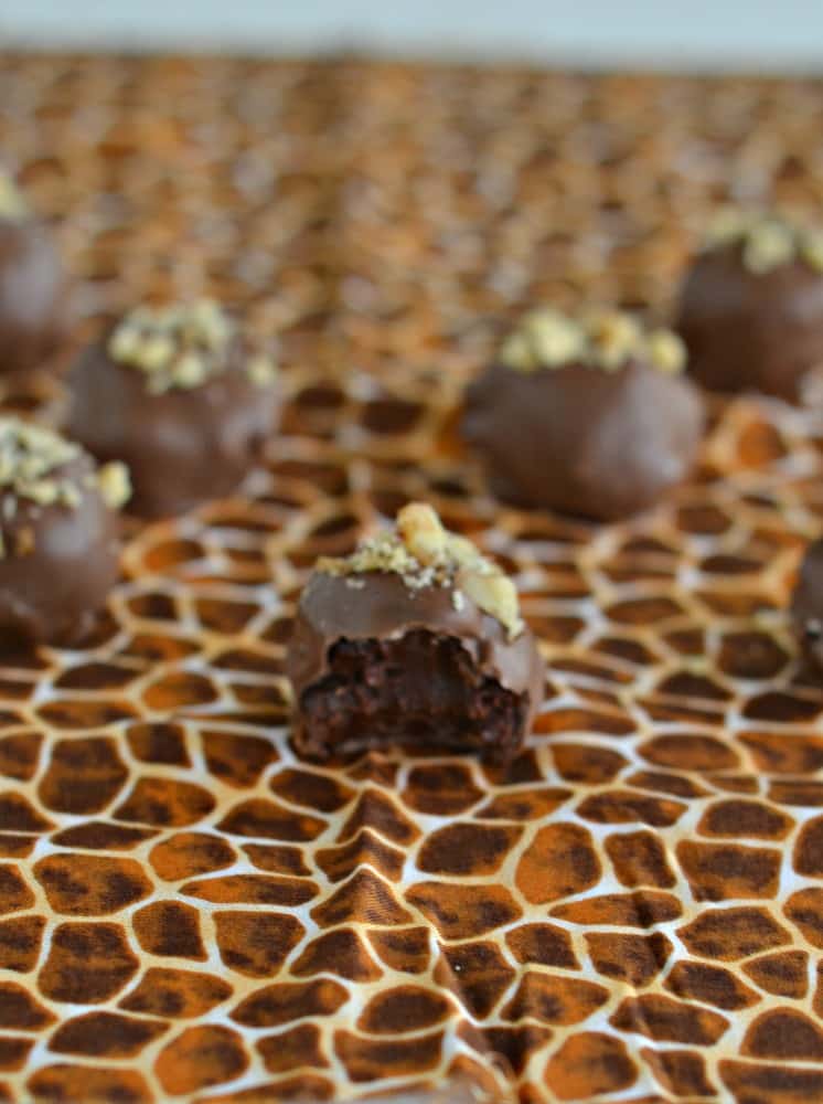 Nutella Truffles are delicious and make a great homemade gift!