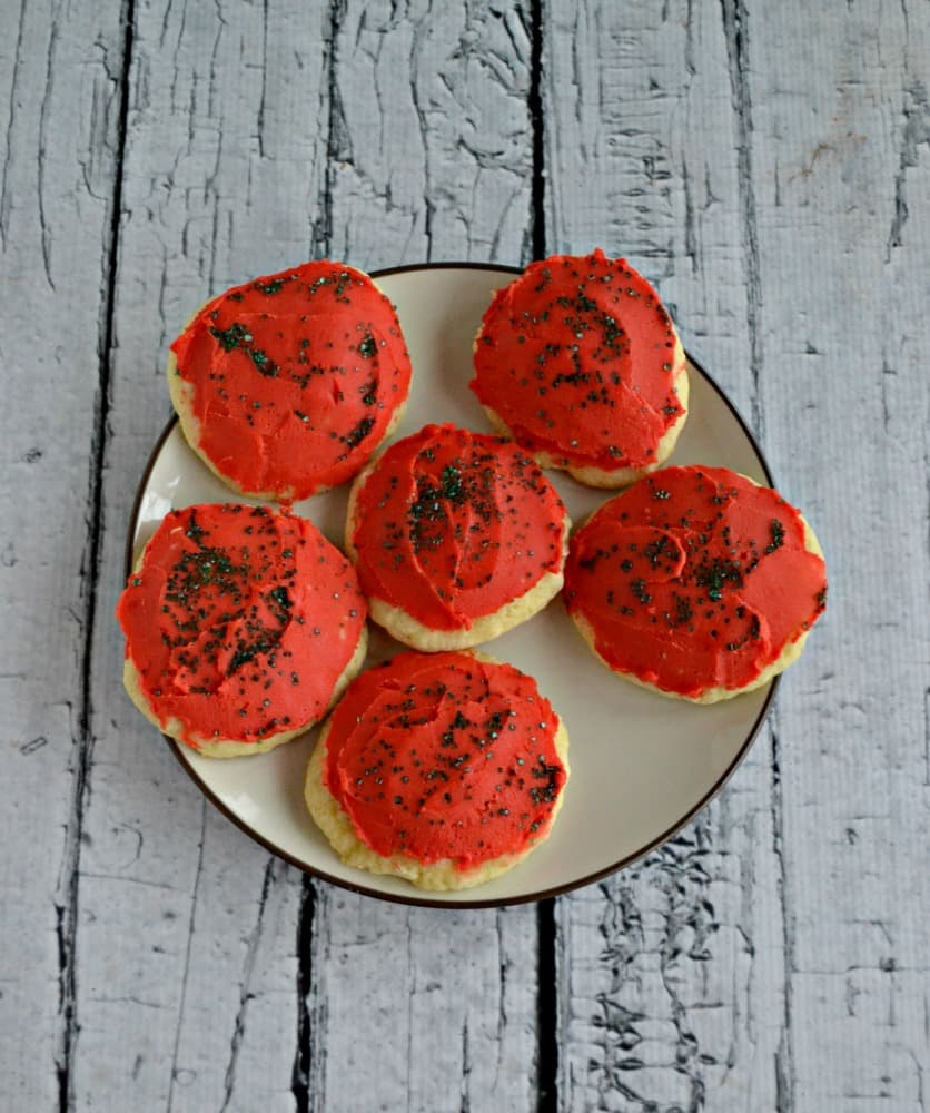 Make these fun red Frosted Sugar Cookies for the Holidays