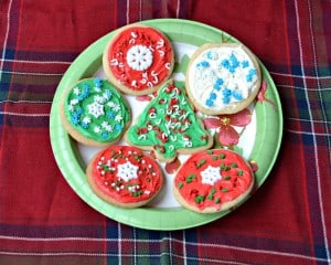 Make beautiful decorated sugar cookies for Christmas with Betty Crocker