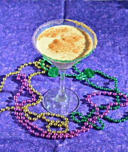 Looking for a fun cocktail for Mardi Gras? Check out my delicious King Cake Cocktail!