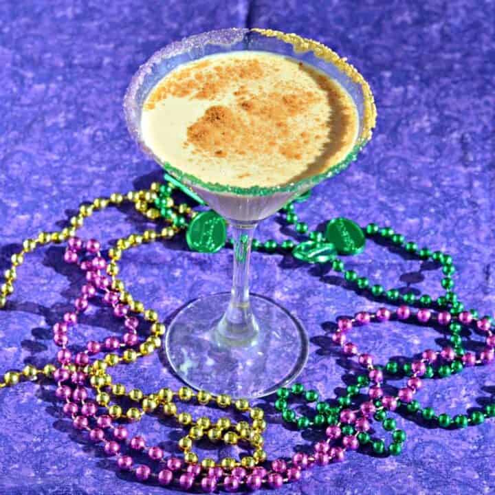 Looking for a fun cocktail for Mardi Gras? Check out my delicious King Cake Cocktail!