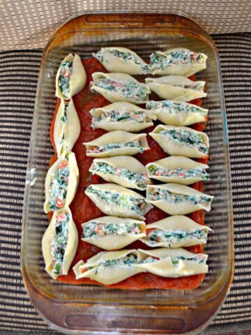 Pack all the tasty cheese and vegetable filling inside of these stuffed shells.