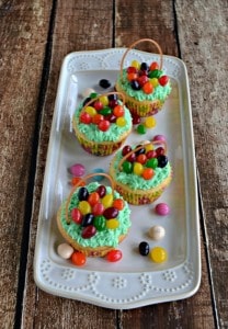 Looking for a great Easter dessert recipe? Check out these fun Easter Basket Cupcakes!