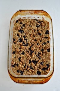 Bake up a tasty oatmeal filled with nuts and blueberries!