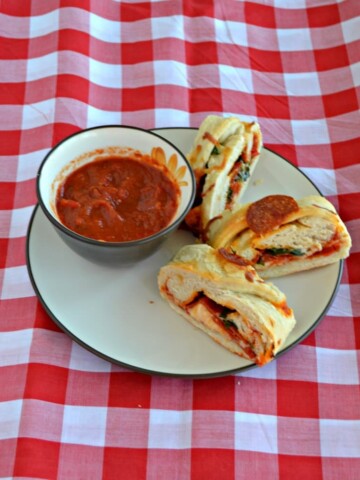 Slice up this freshly baked Braided Pepperoni Pizza Bread and serve with marinara sauce