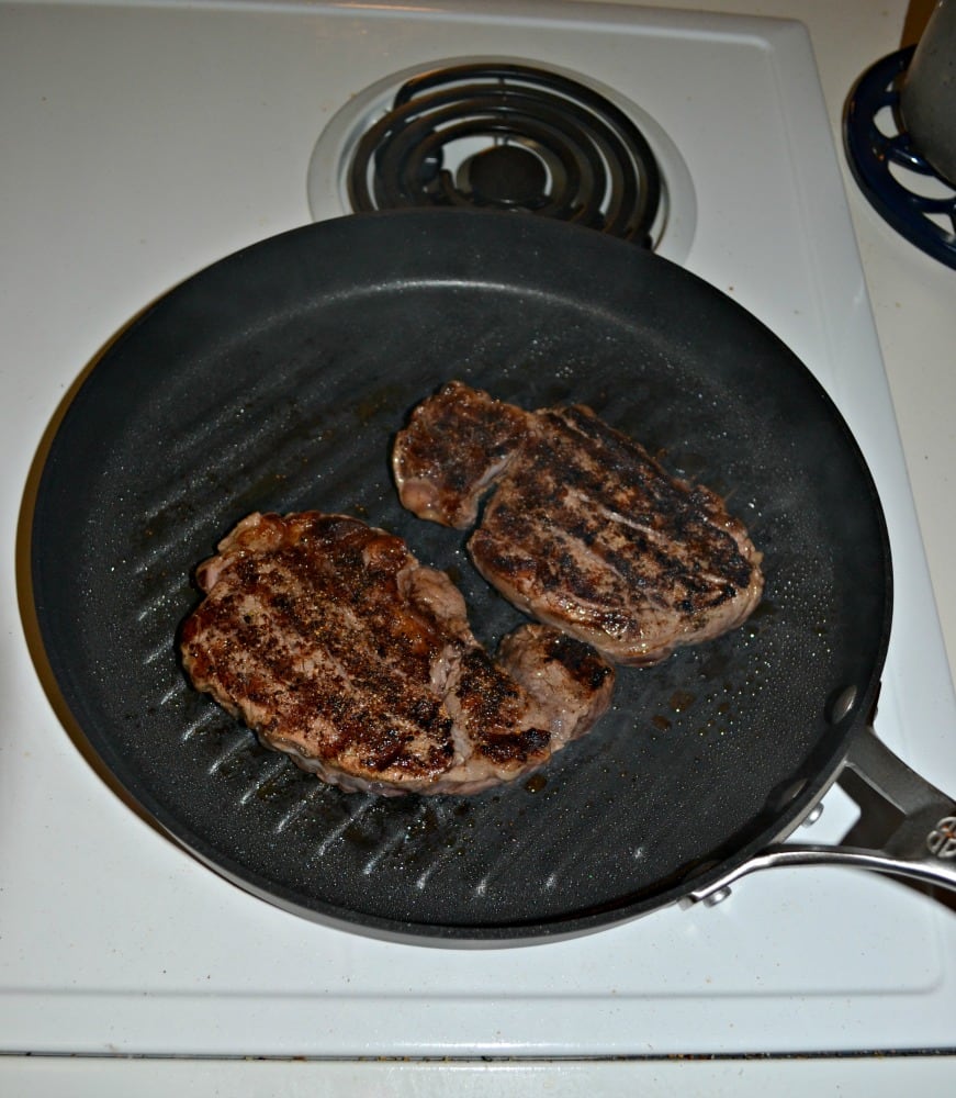 Just a few easy steps make these fabulous diamond grill marks in my new Calphalon Signature™ nonstick Grill Pan
