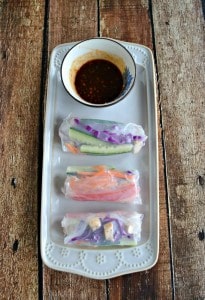 Fresh Vegetable Rolls with Chicken and a tasty dipping sauce