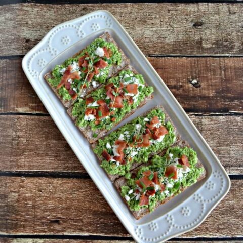 Spring is here and these Spring pea and Green Onion Crostini are perfect for parties!