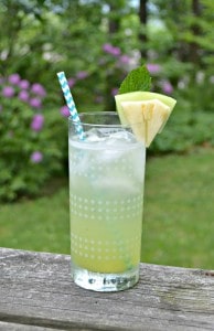 Not only is this a gorgeous beverage, but this Honeydew Agua Fresca tastes great too!