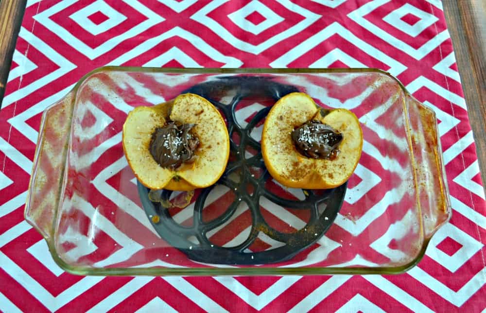 Fall is screaming for these Baked Apples with Caramel and Chocolate
