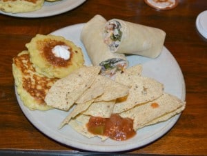 Southwestern Tuna Wraps with a side of chips and salsa is the perfect lunch!