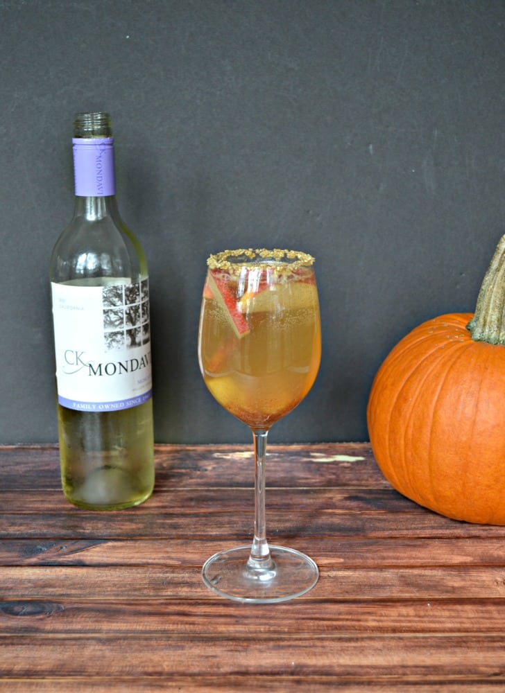 Need a fall cocktail idea? How about a Caramel Apple Sangria!
