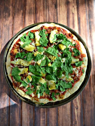 Love this spicy flavors in this Spinach, Chorizo, and Artichoke Pizza!
