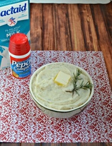 Side dishes give you tummy troubles? Try my incredibly creamy Rosemary Mashed Potatoes made with Lactaid milk!