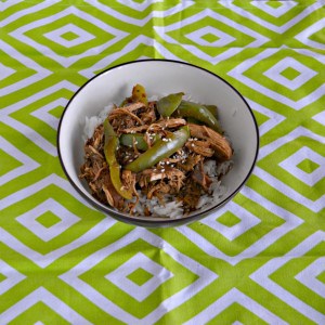 Looking for an easy weeknight meal? Check out my delicious Sweet and Spicy Slow Cooker Chicken with Peas and Peppers!