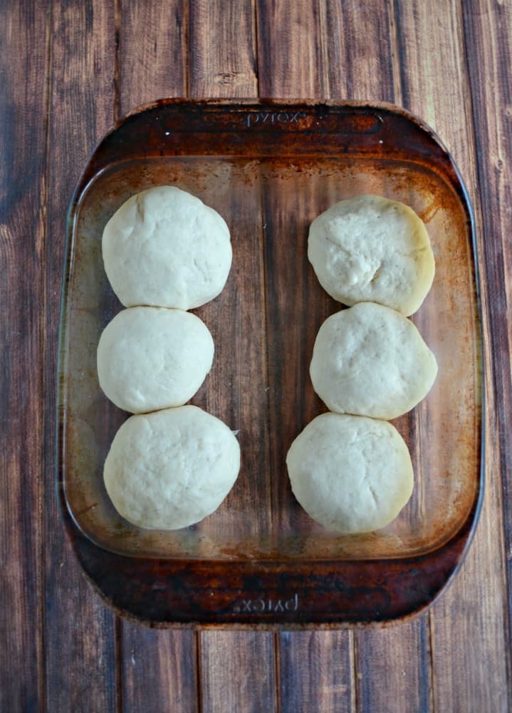 Love these quick and easy 30 minute Dinner Rolls!