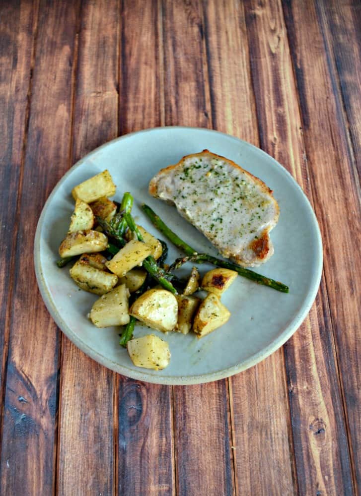 I love this awesome 30 minute Sheet Pan Ranch Pork Dinner on the weeknights!