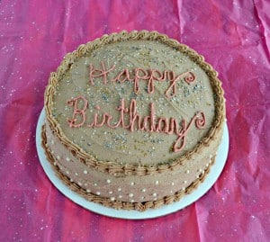 Love chocolate and hazelnut? Try this delicious Chocolate Hazelnut Cake!