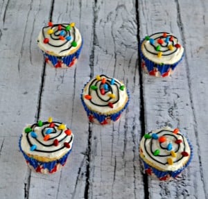Kids will love these fun Christmas Light Cupcakes during the holidays!