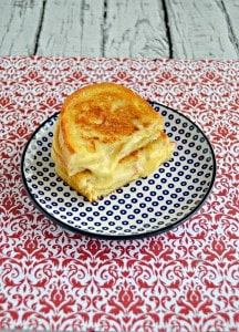 Want to make your own gourmet grilled cheese at home? Try this incredible Apple Gouda Grilled Cheese!