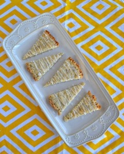 These delicious Lemon Poppyseed Shortbread Cookies are the perfect tea time dessert!