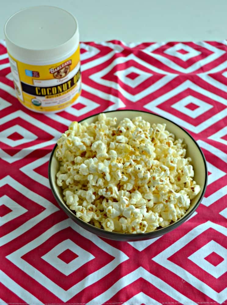 Grab a handful of this delicious Pizza Flavored Popcorn!
