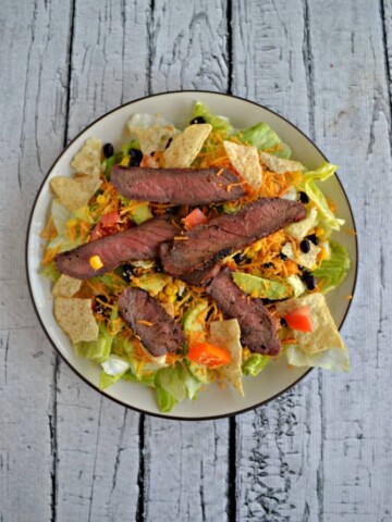 Looking for a delicious entree salad? Try my Southwestern Steak Salad!