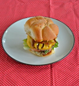 Bite into a delicious Copycat In-N-Out Burger!