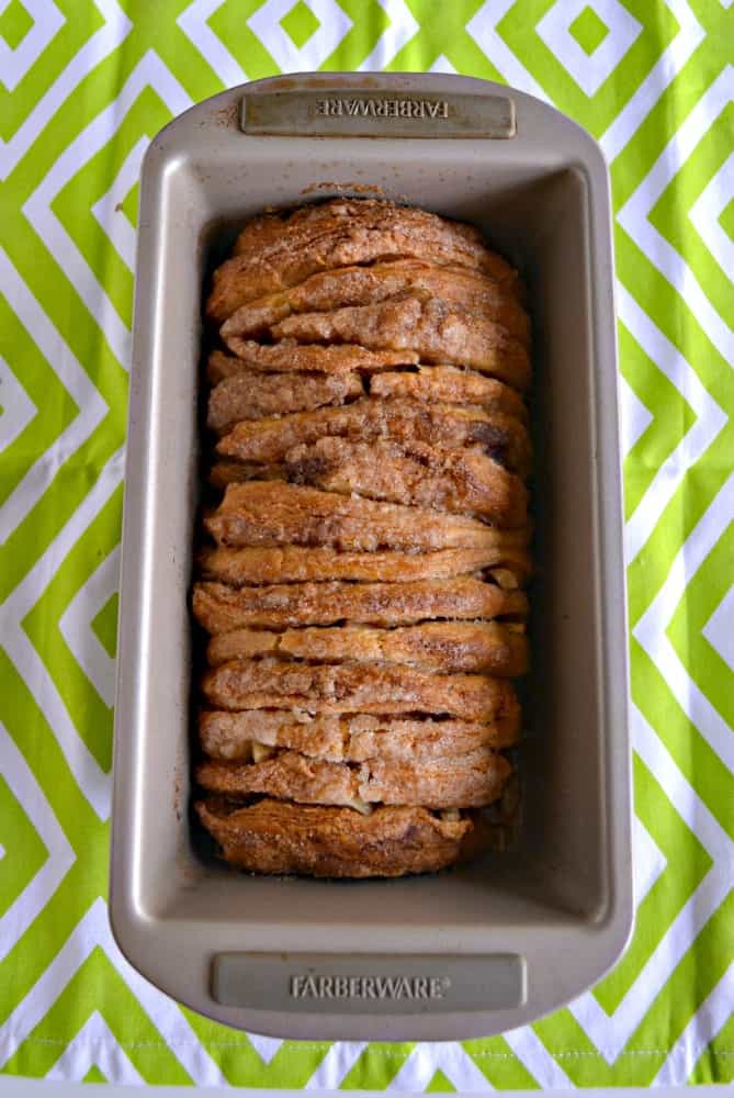 Everyone will love this easy to make and tasty Caramel Apple Pull Apart Bread!