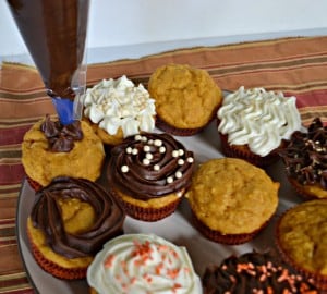 Looking to decorate delicious Pumpkin Spice Cupcakes? Try NEW Pillsbury Filled Pastry Bags!