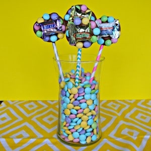 Grab some M&M'S Candies and Mars Minis and make this fun Edible Easter Centerpiece!