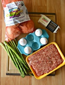 Everything you need to make an awesome Sausage, Onion, and Asparagus Quiche!