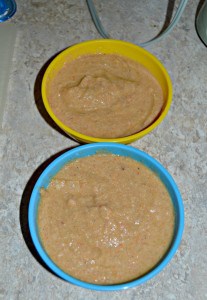 It's Baby Food Friday and this week I have a complete meal! Make your own Chicken, rice, and carrot puree for baby!