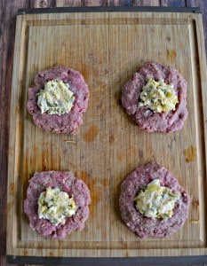 It's easy to make Jalapeno Cheddar Stuffed Burgers